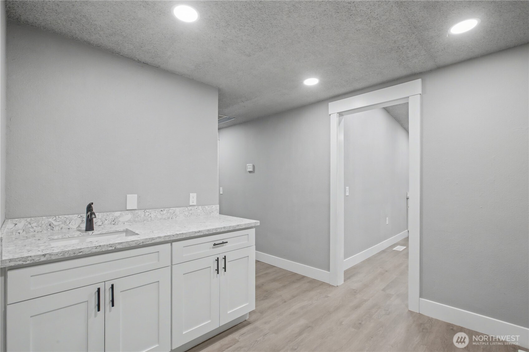 332 S Birch Street Property Photo 9