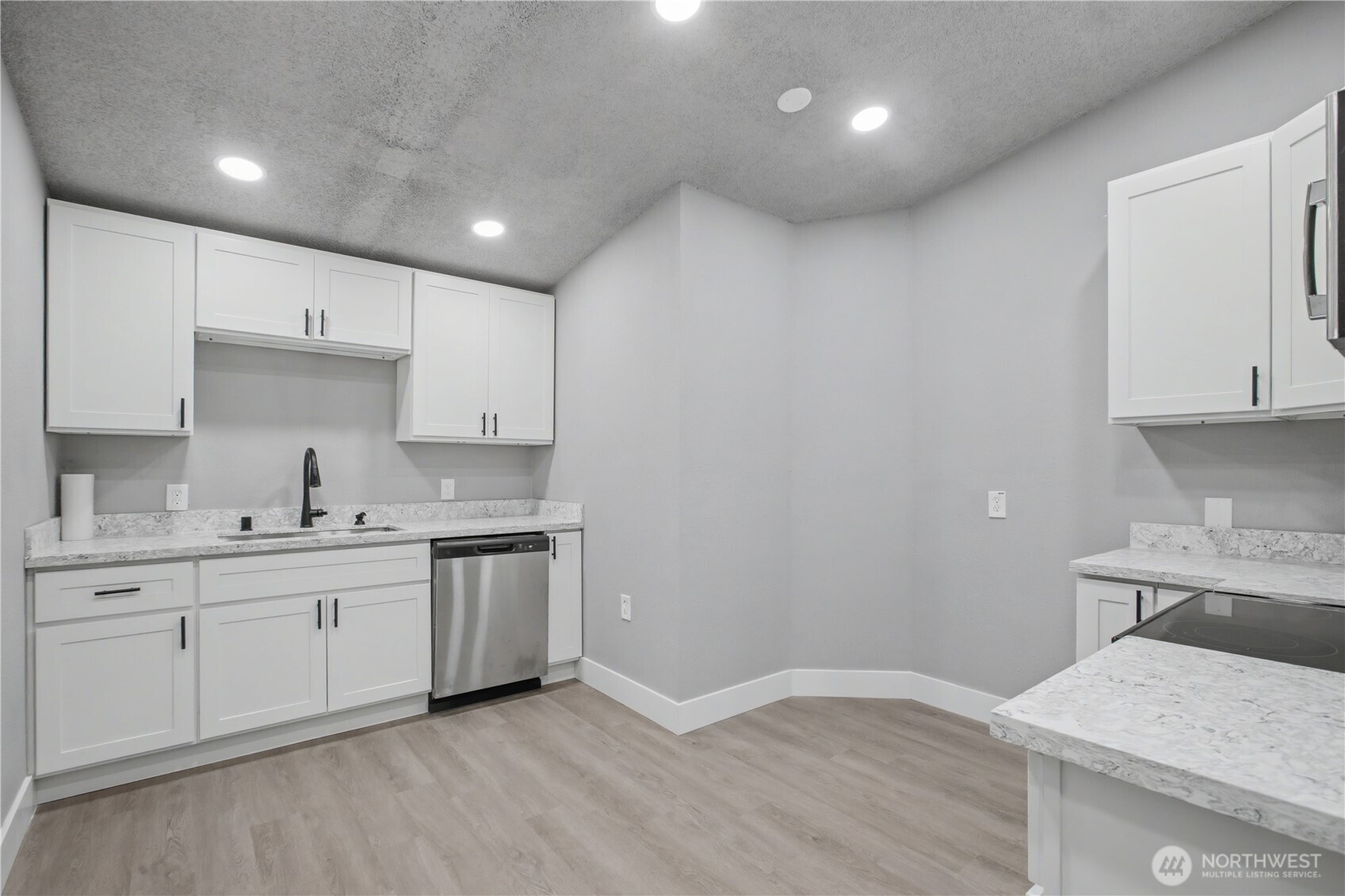 332 S Birch Street Property Photo 10
