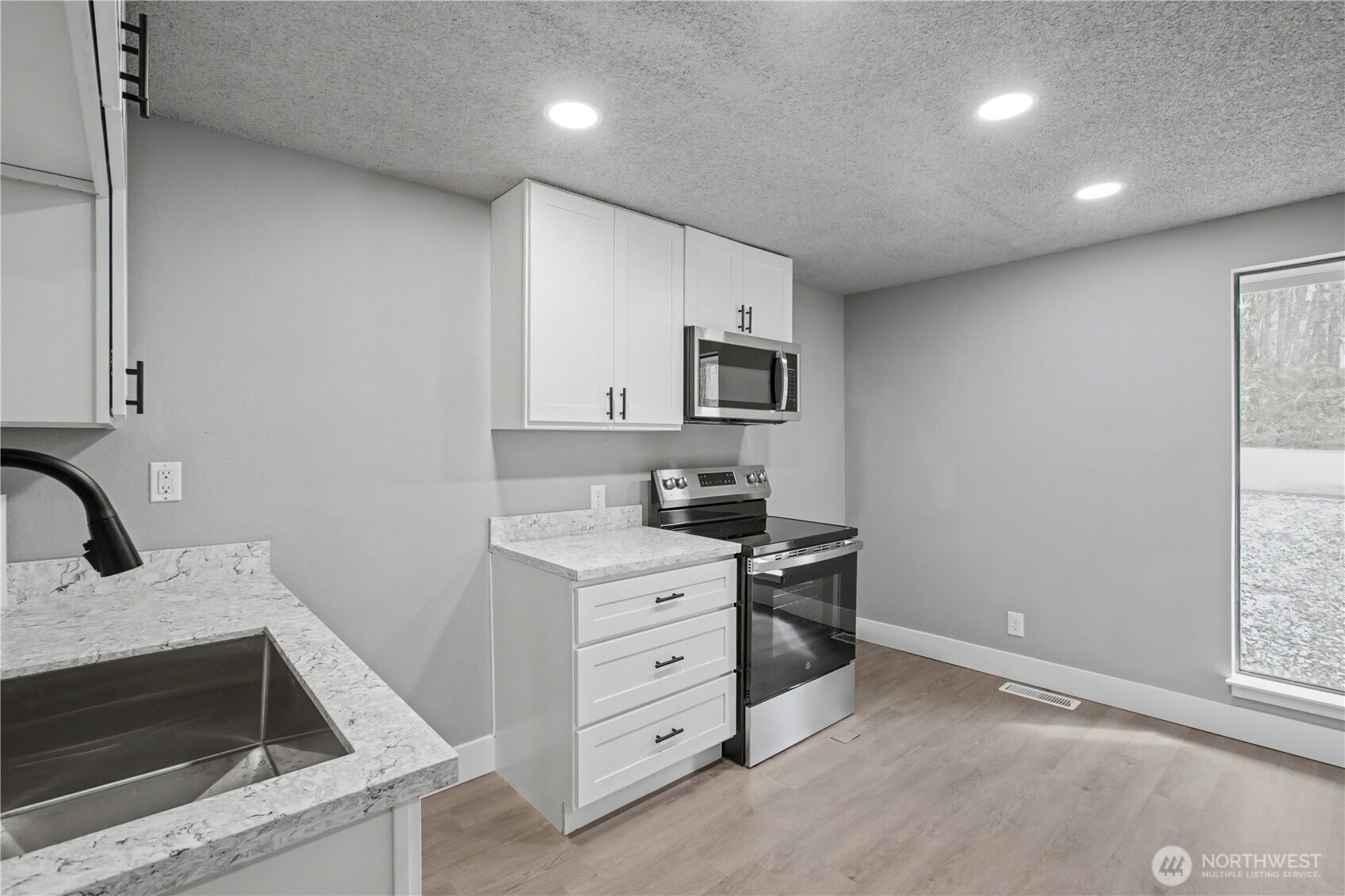 332 S Birch Street Property Photo 21