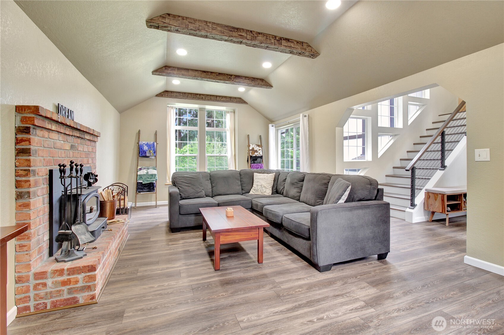 25431 Mountain Drive Property Photo 5