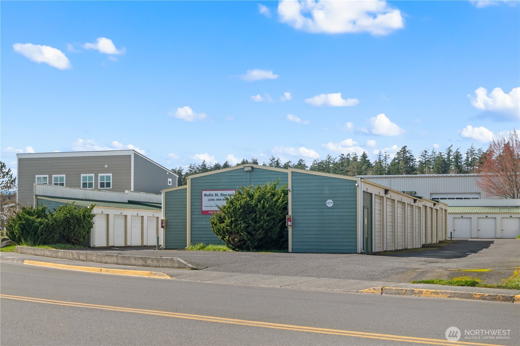 771 Mullis Street Property Photo 4