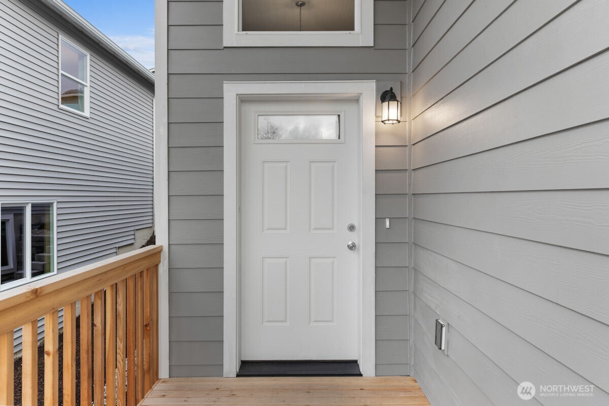 7427 45th Place Property Photo 4