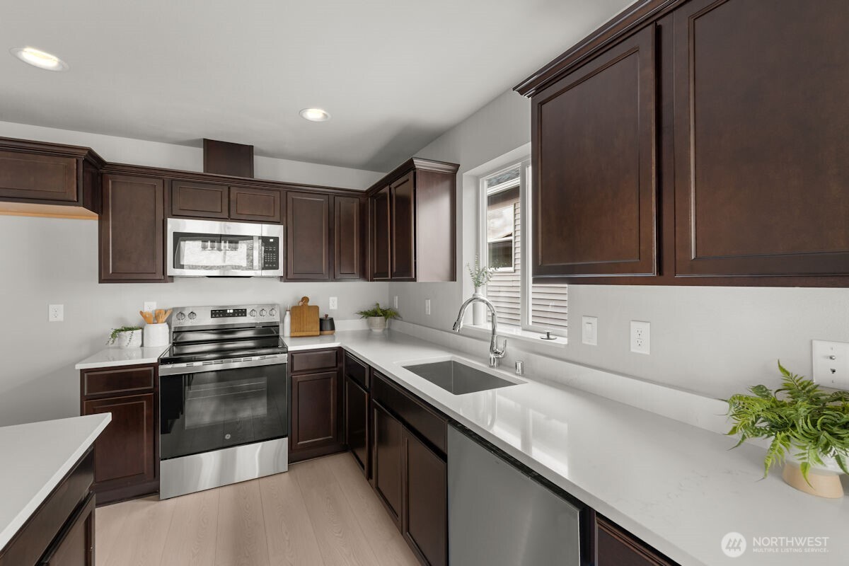 7427 45th Place Property Photo 11