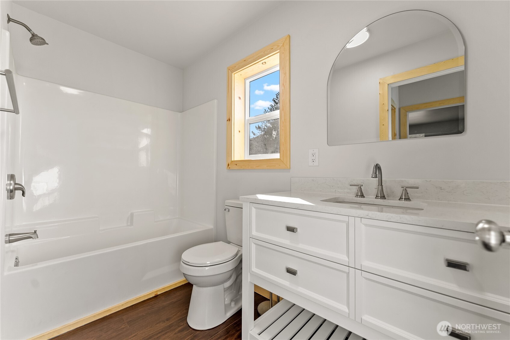 428 Castle Avenue Property Photo 11