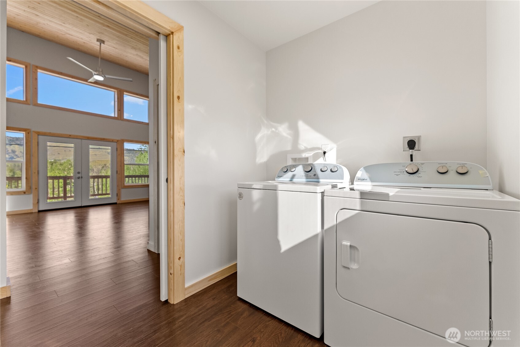 428 Castle Avenue Property Photo 18