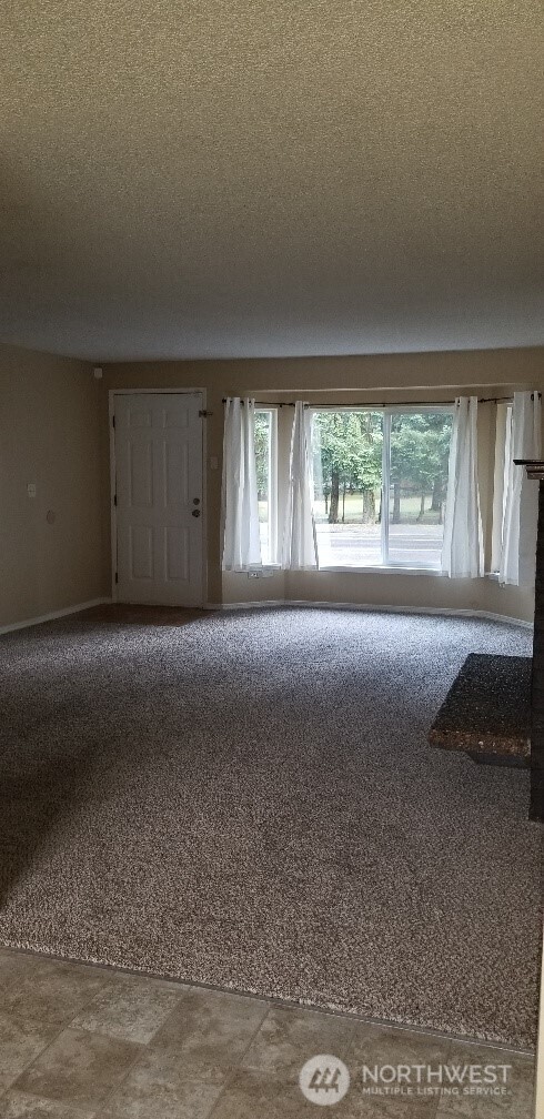 9210 9212 204th Street Property Photo 4