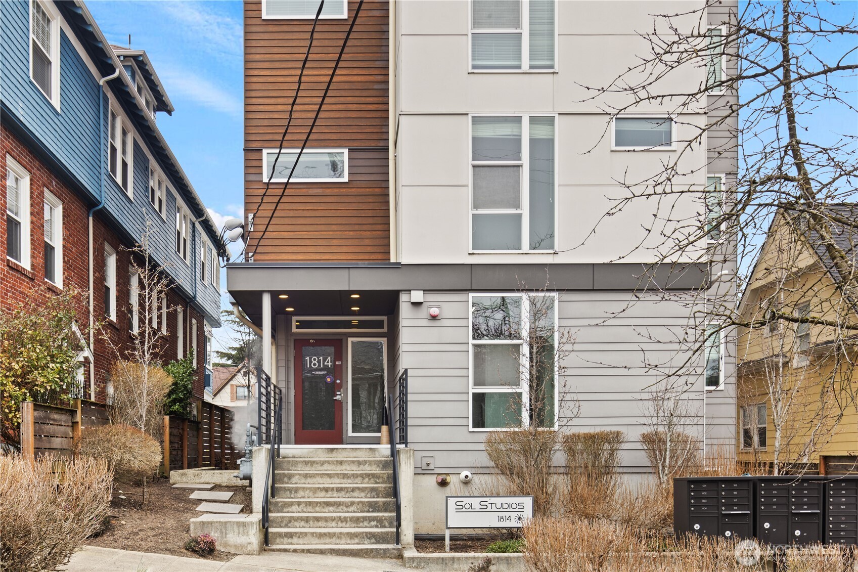 1814 E John Street Property Photo 4