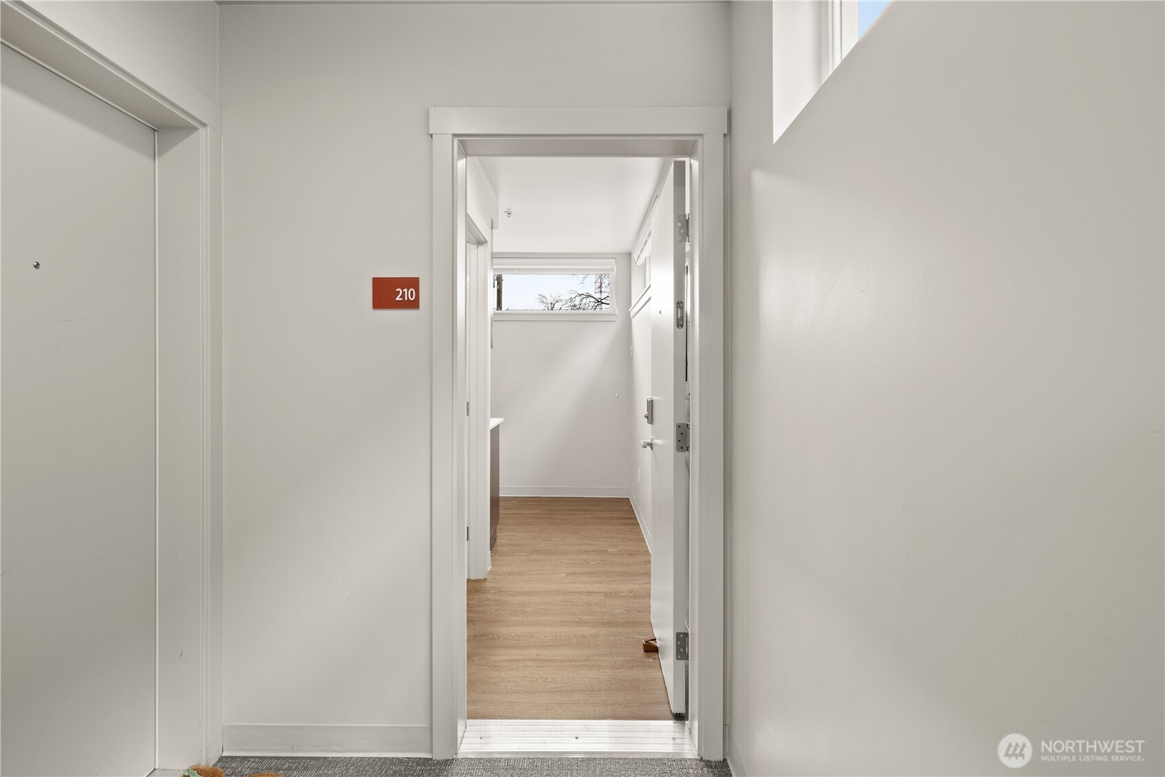 1814 E John Street Property Photo 7