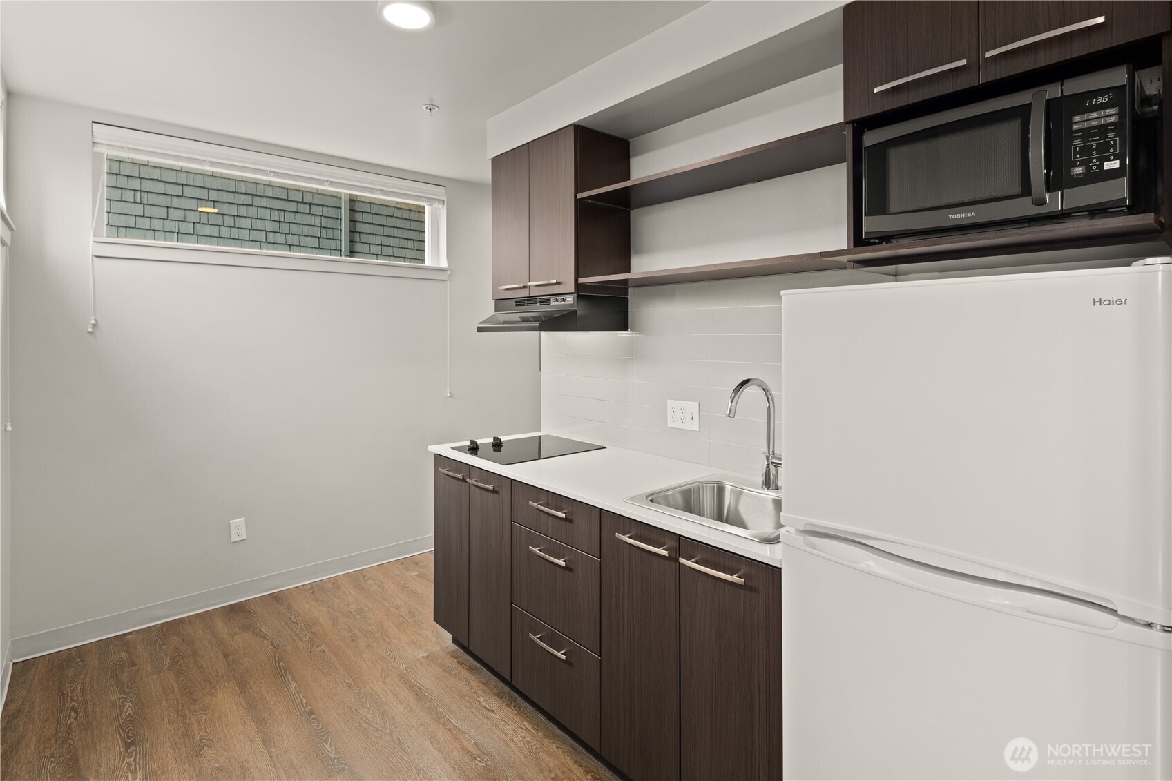 1814 E John Street Property Photo 11