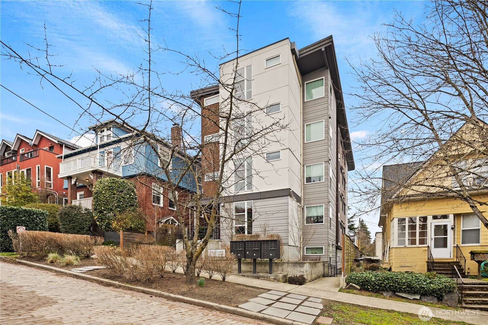 1814 E John Street Property Photo 24