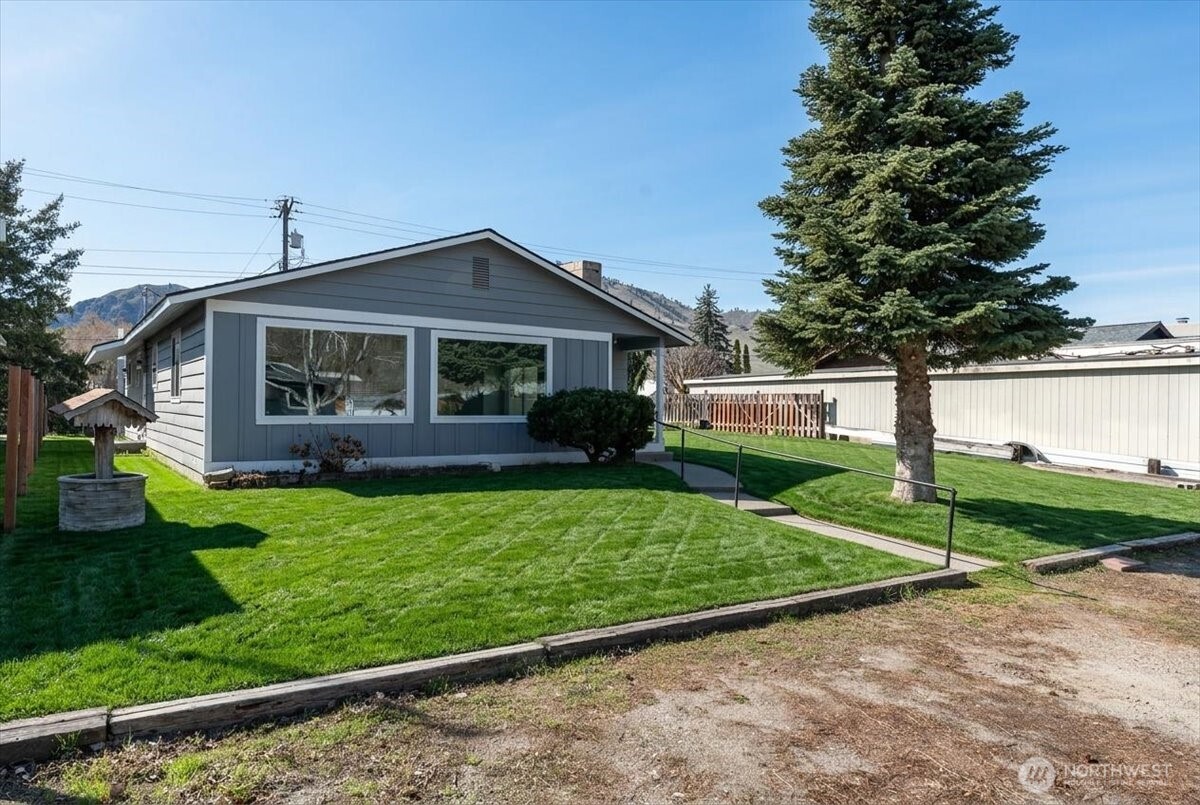 916 E Johnson Avenue Property Photo 1