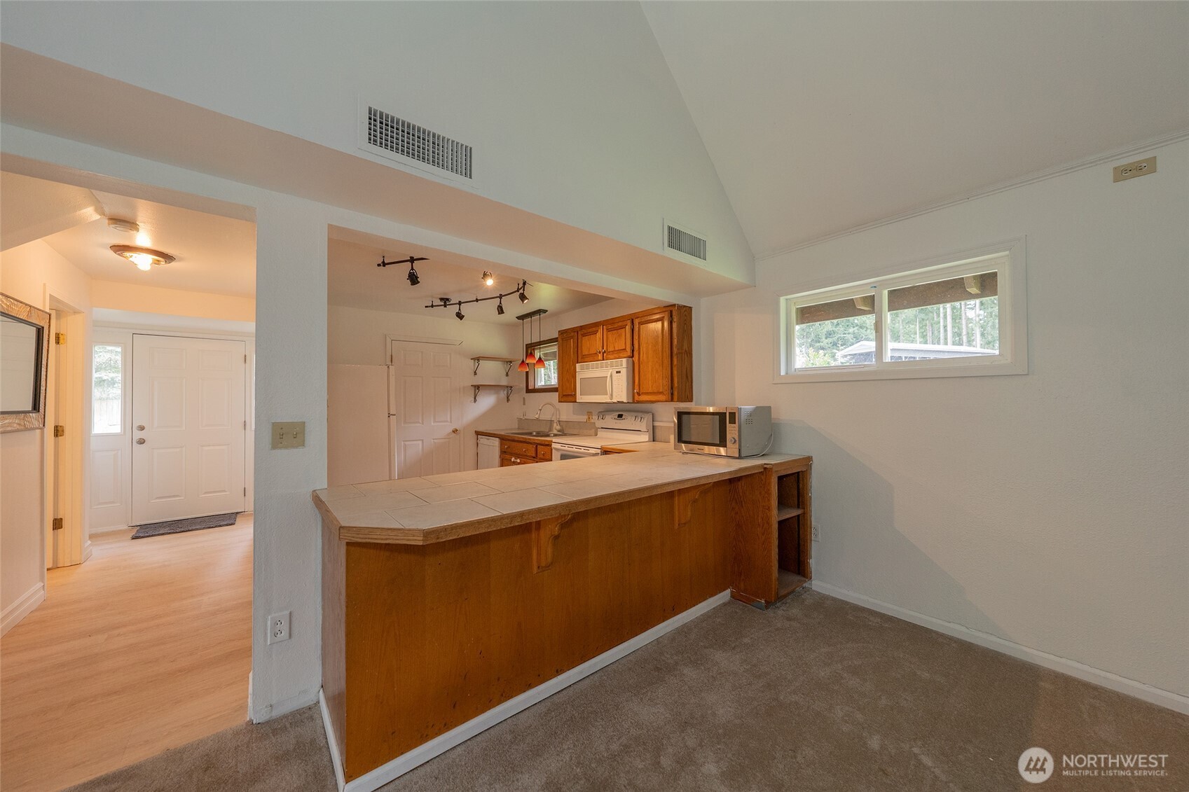 17835 Se Upland Drive Property Photo 6