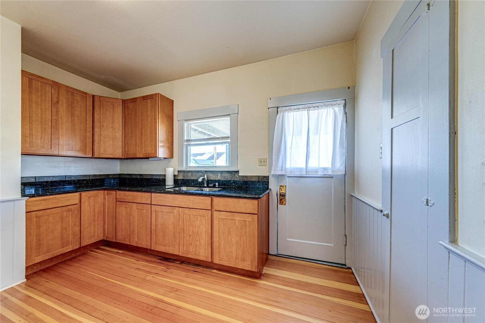 720 S Peabody Street Property Photo 5