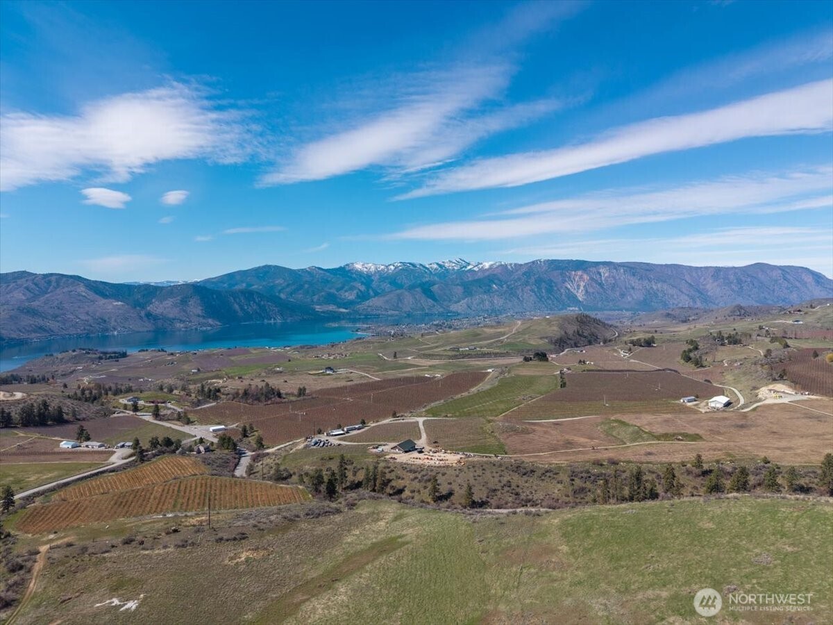 562 Chelan Ranch Road Property Photo 4