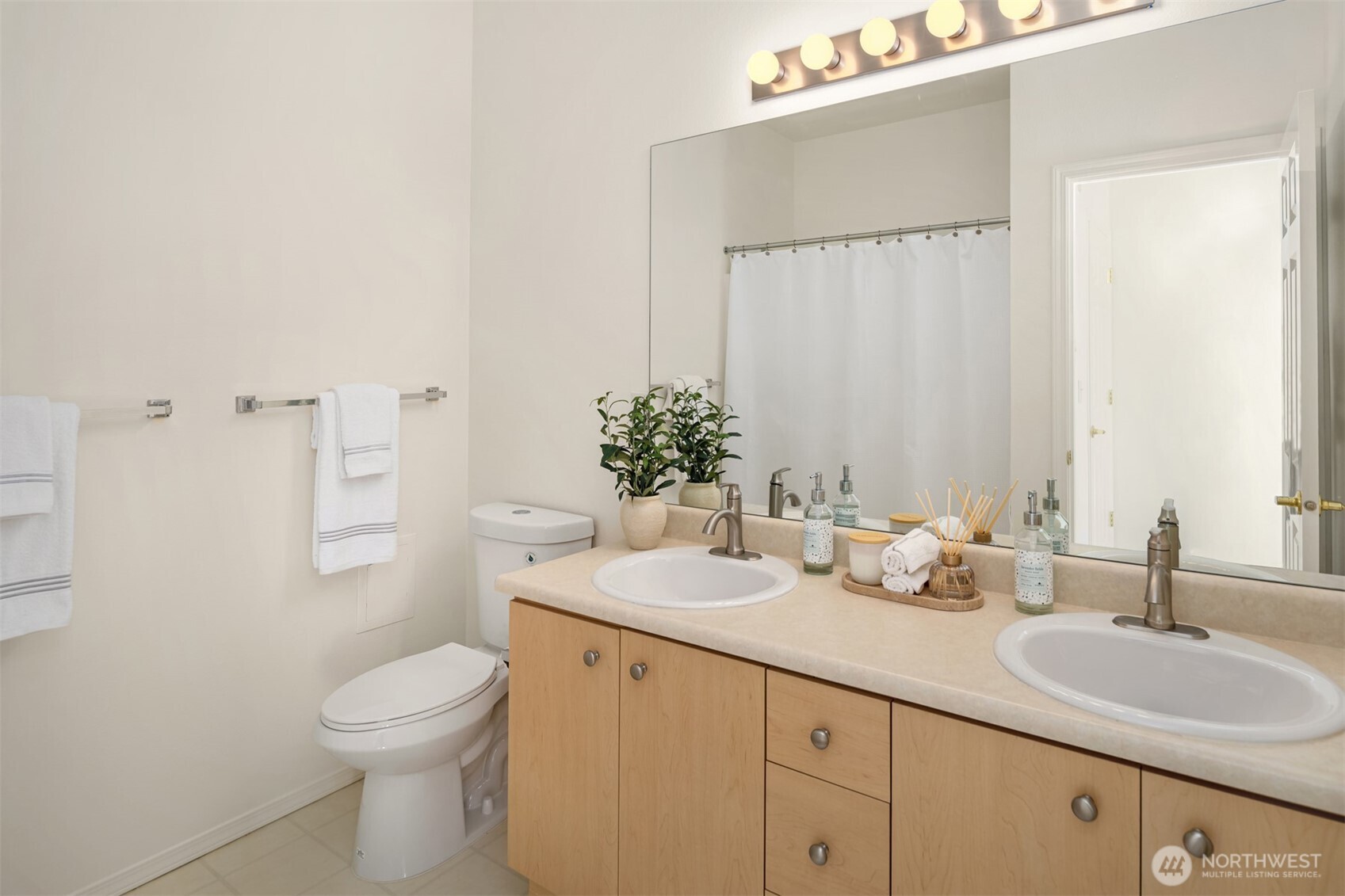 17421 1st Lane 104 Property Photo 11