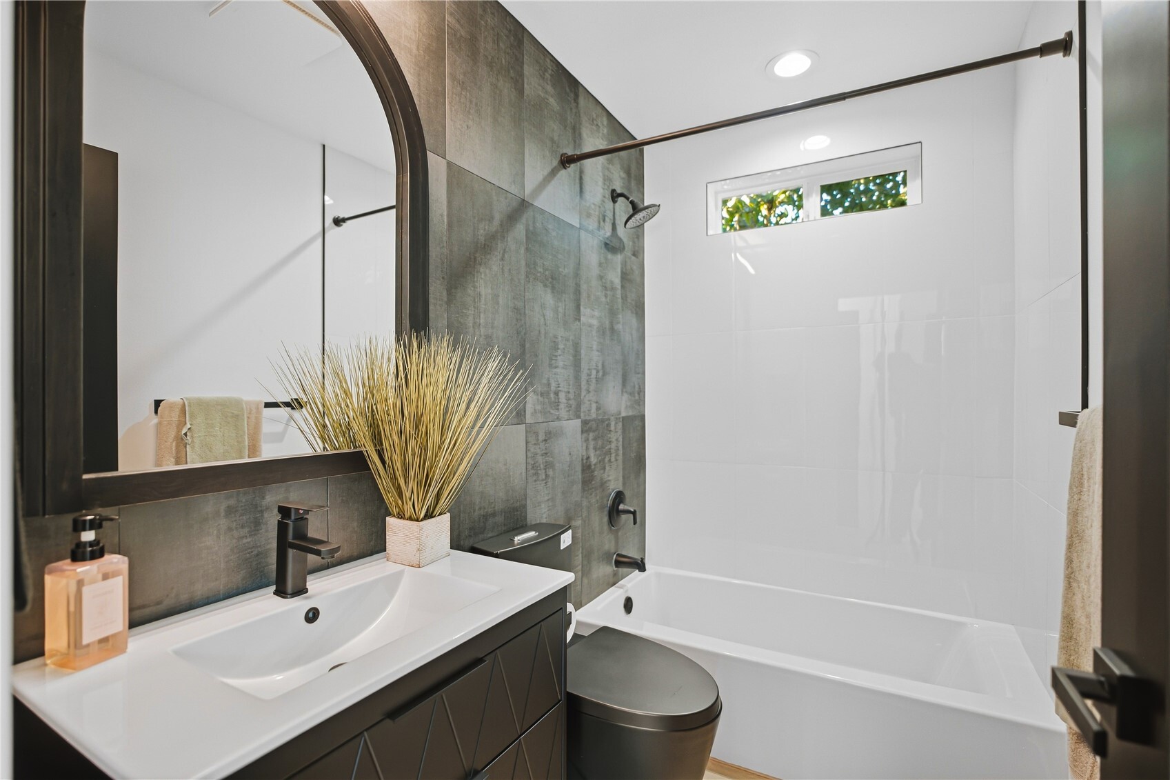 4047 25th Avenue Property Photo 12