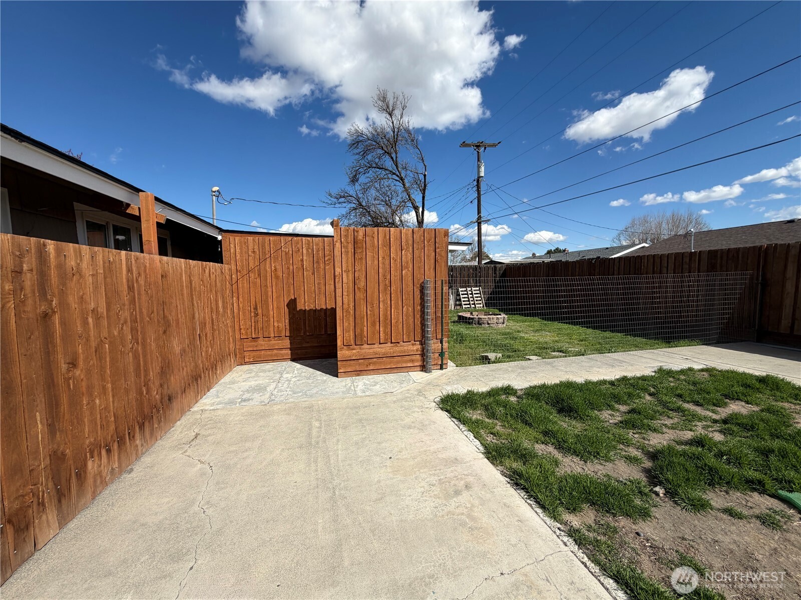 305 N Earl Road Property Photo 4