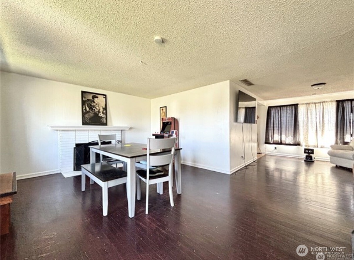 305 N Earl Road Property Photo 6