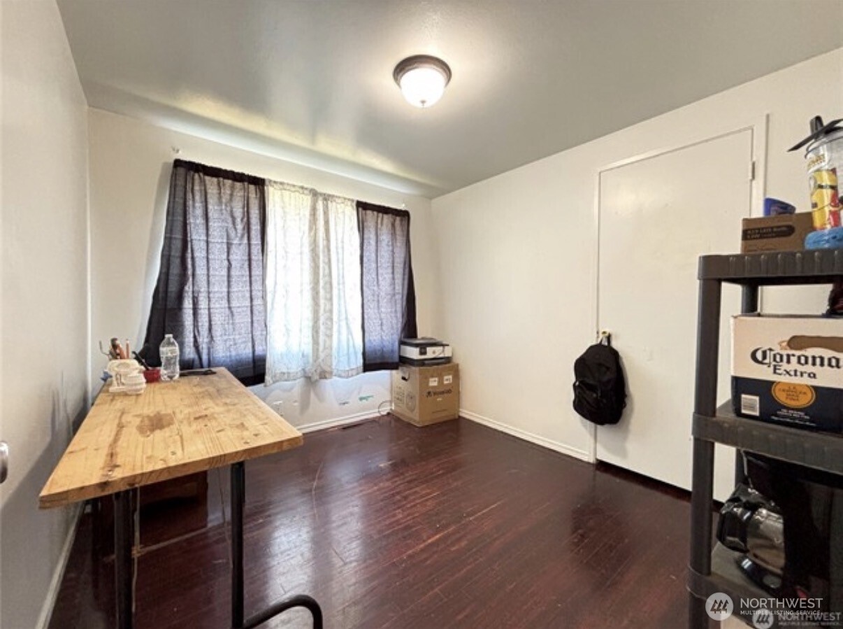 305 N Earl Road Property Photo 8