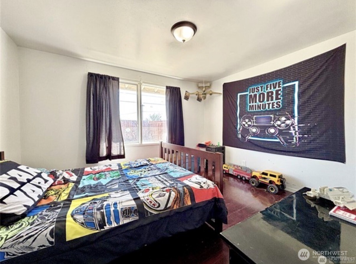 305 N Earl Road Property Photo 9