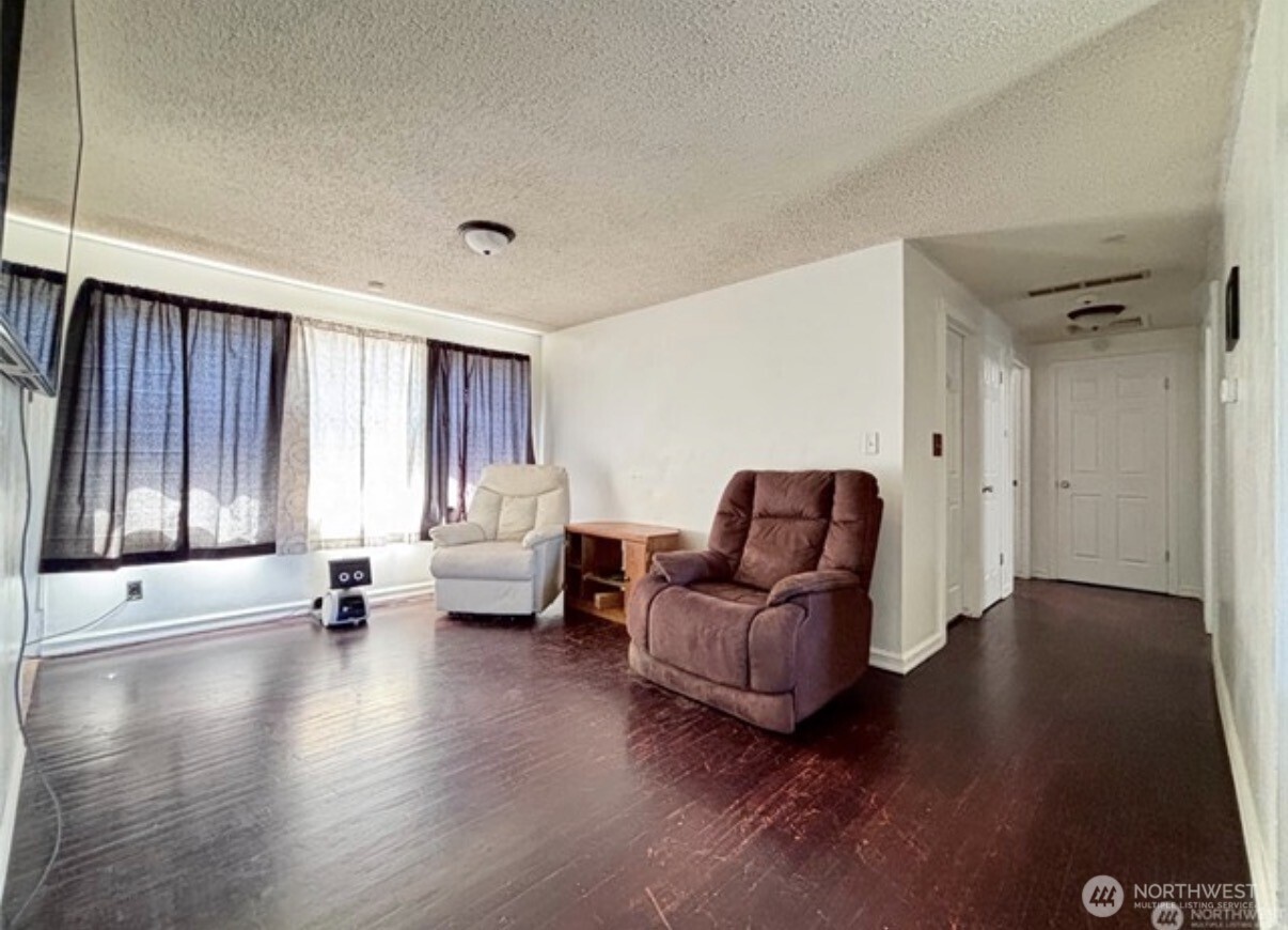 305 N Earl Road Property Photo 11
