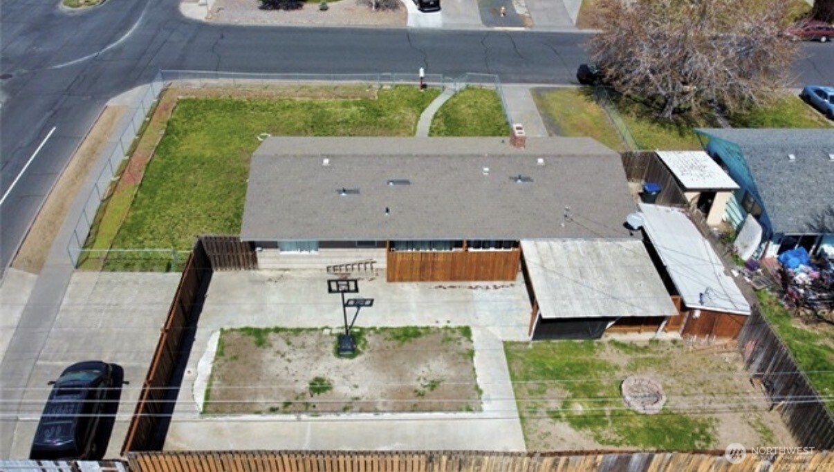 305 N Earl Road Property Photo 17