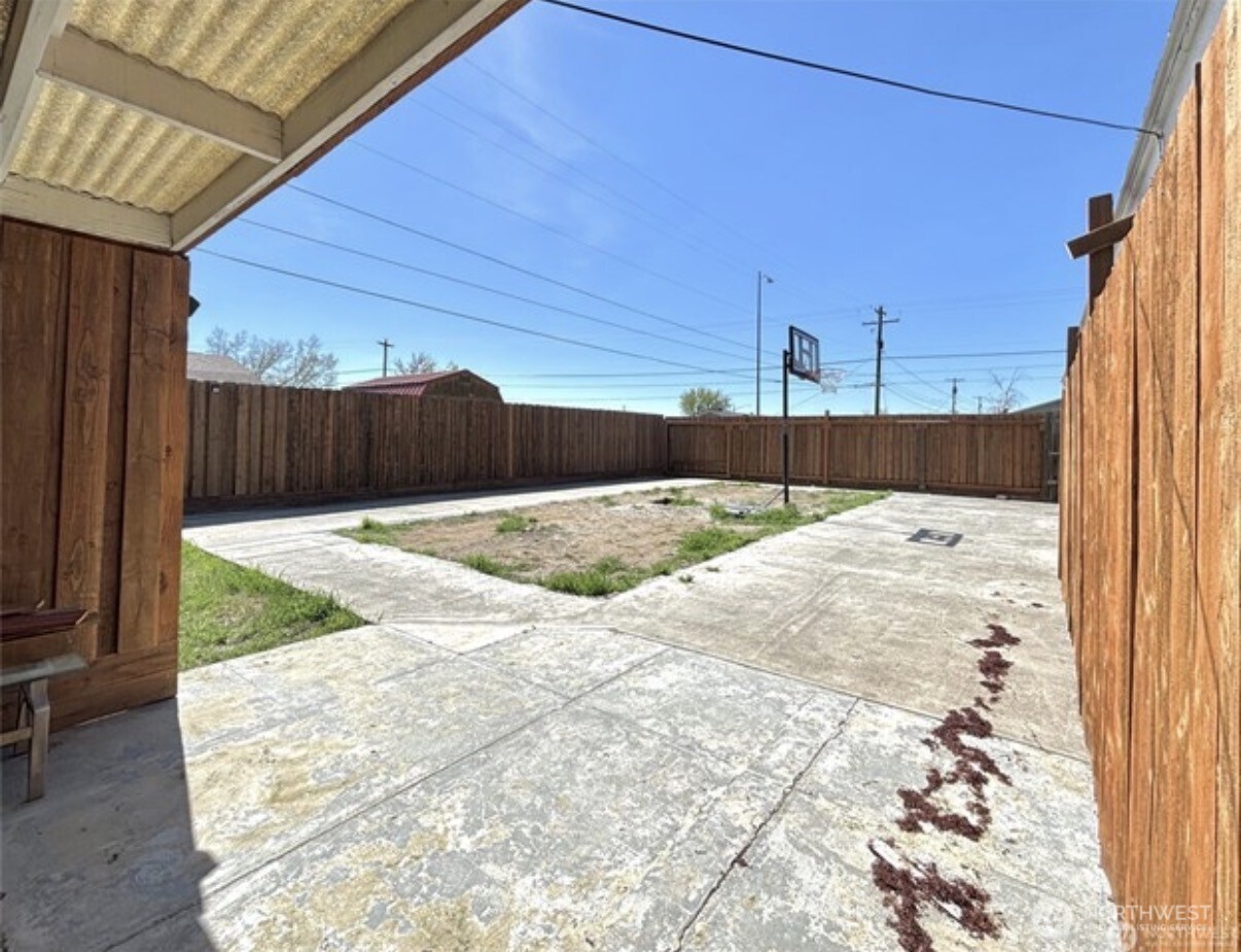 305 N Earl Road Property Photo 23
