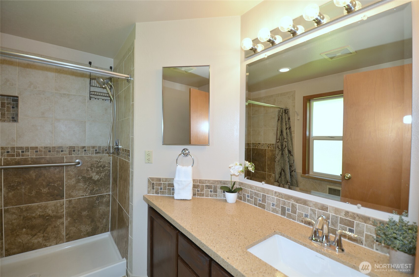 14712 Broadway Avenue Property Photo 13