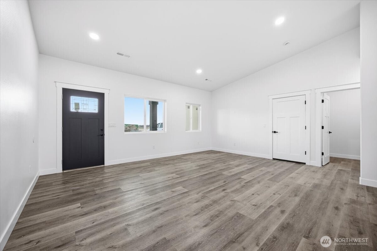 320 Victoria Street Property Photo 11