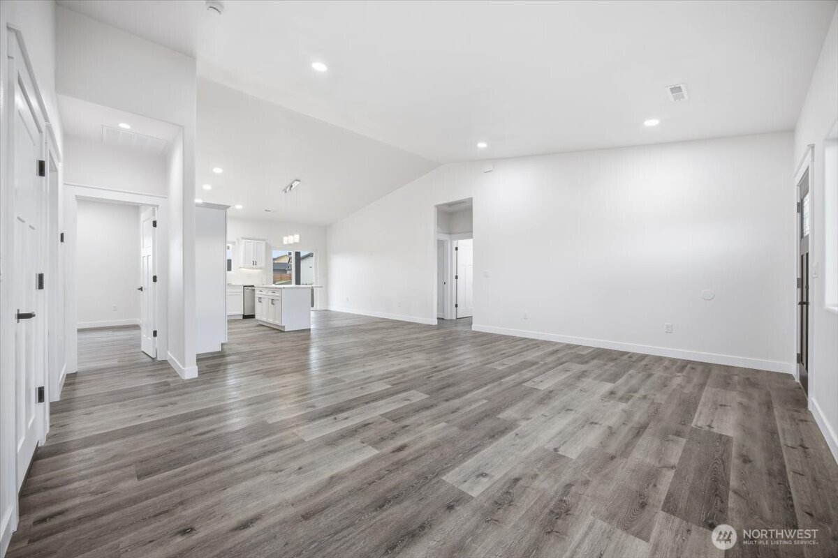 320 Victoria Street Property Photo 12