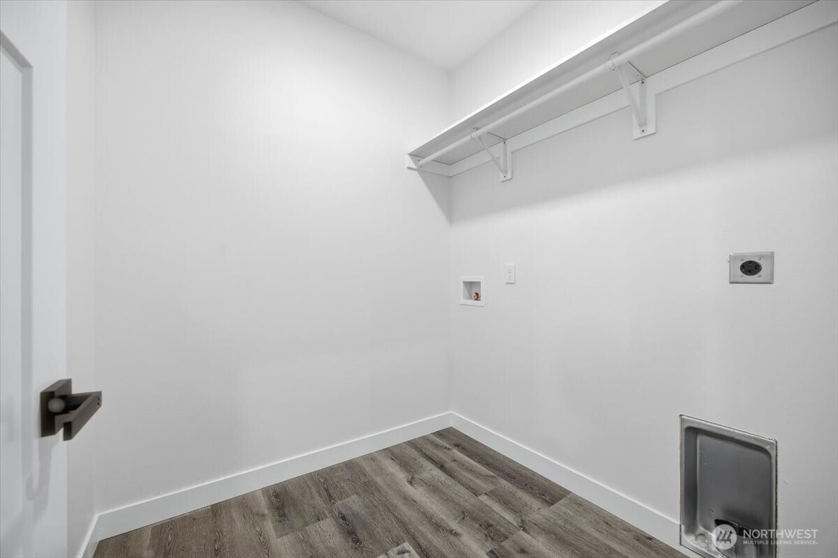 320 Victoria Street Property Photo 13