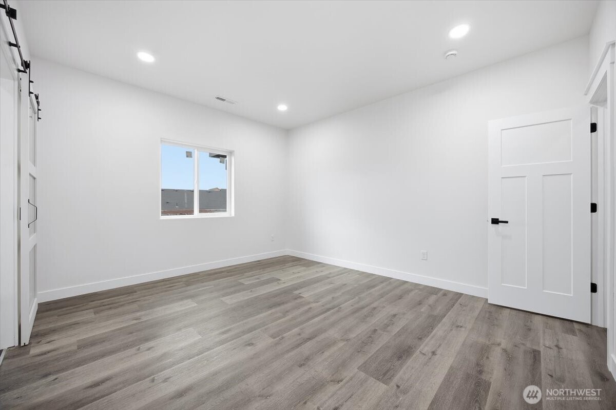 320 Victoria Street Property Photo 15