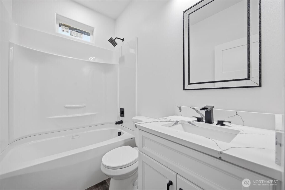 320 Victoria Street Property Photo 22