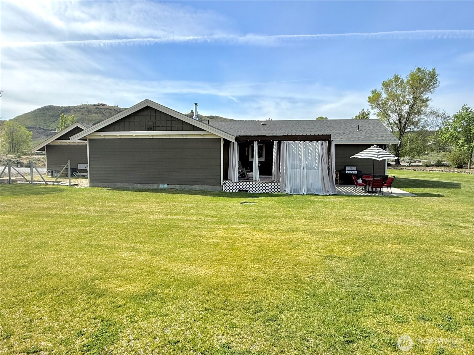 4 River Overlook Street Property Photo 6