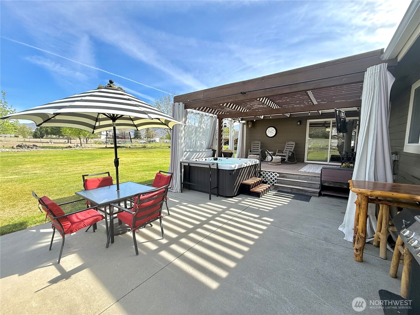 4 River Overlook Street Property Photo 7