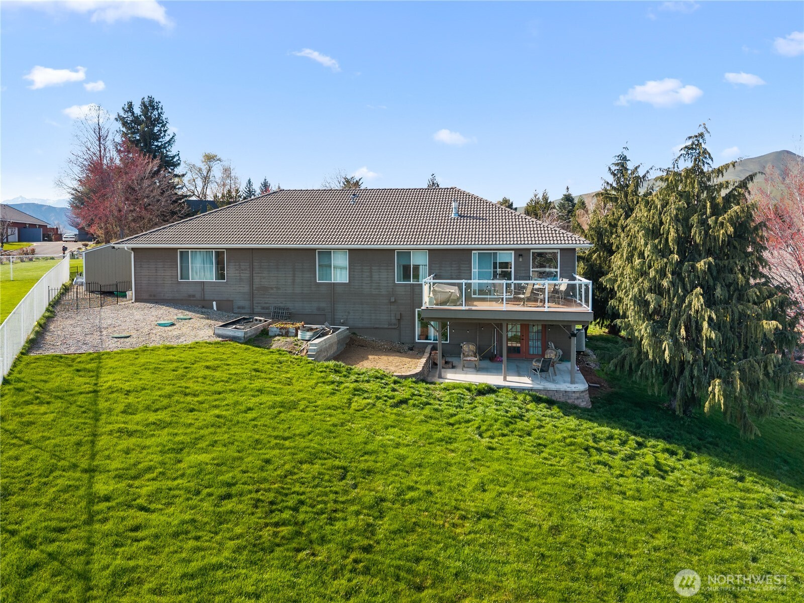 3555 Westridge Place Property Photo 4