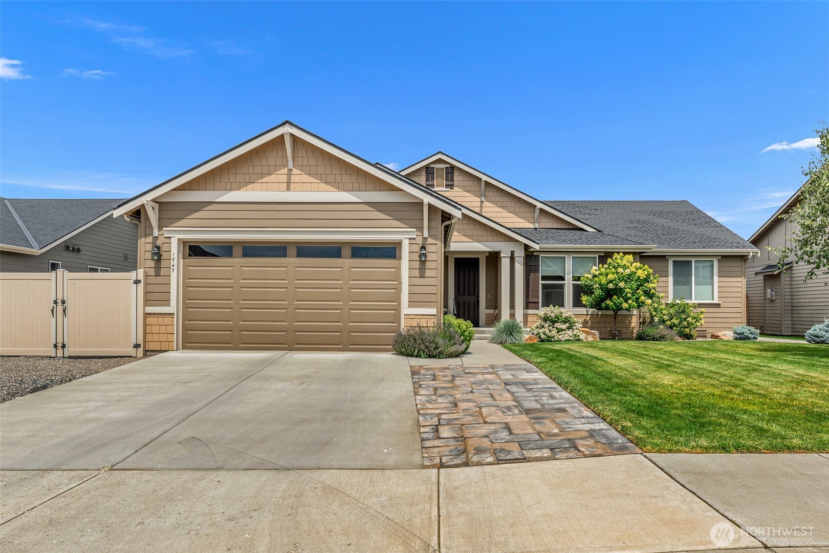 1747 S Blanchard Loop Property Photo 1