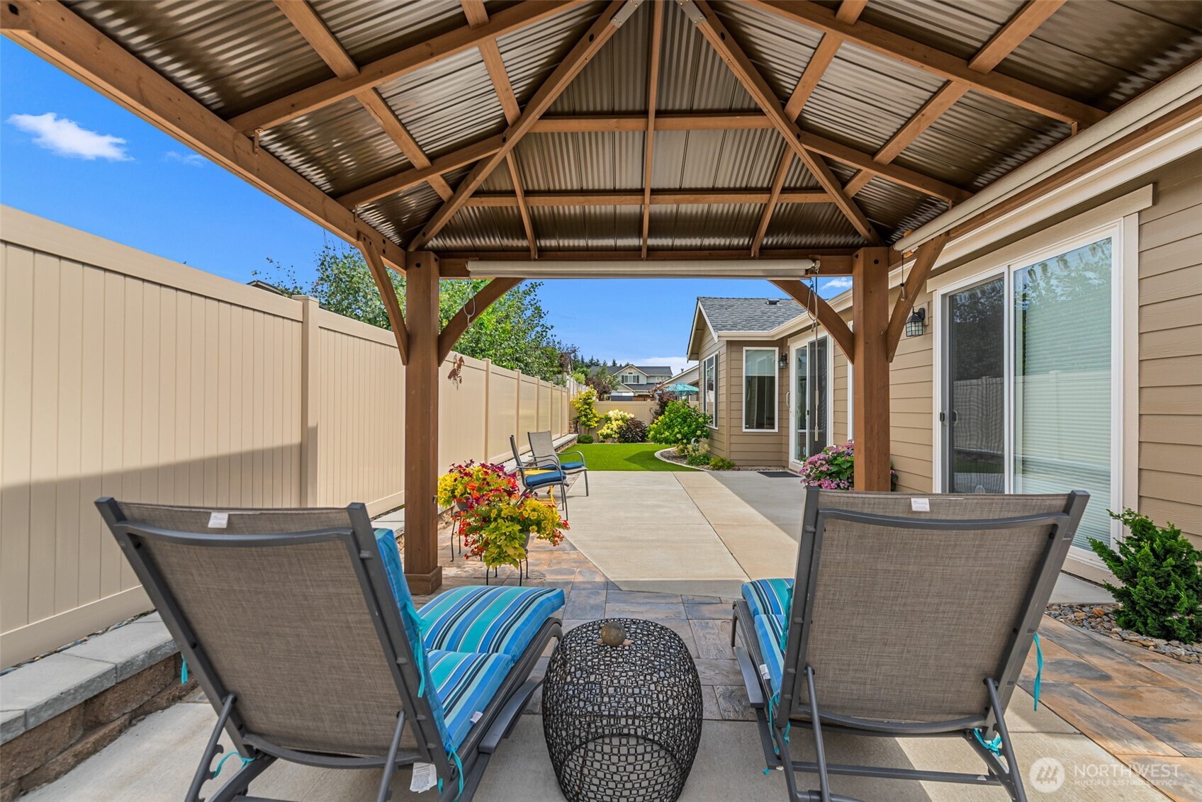 1747 S Blanchard Loop Property Photo 8