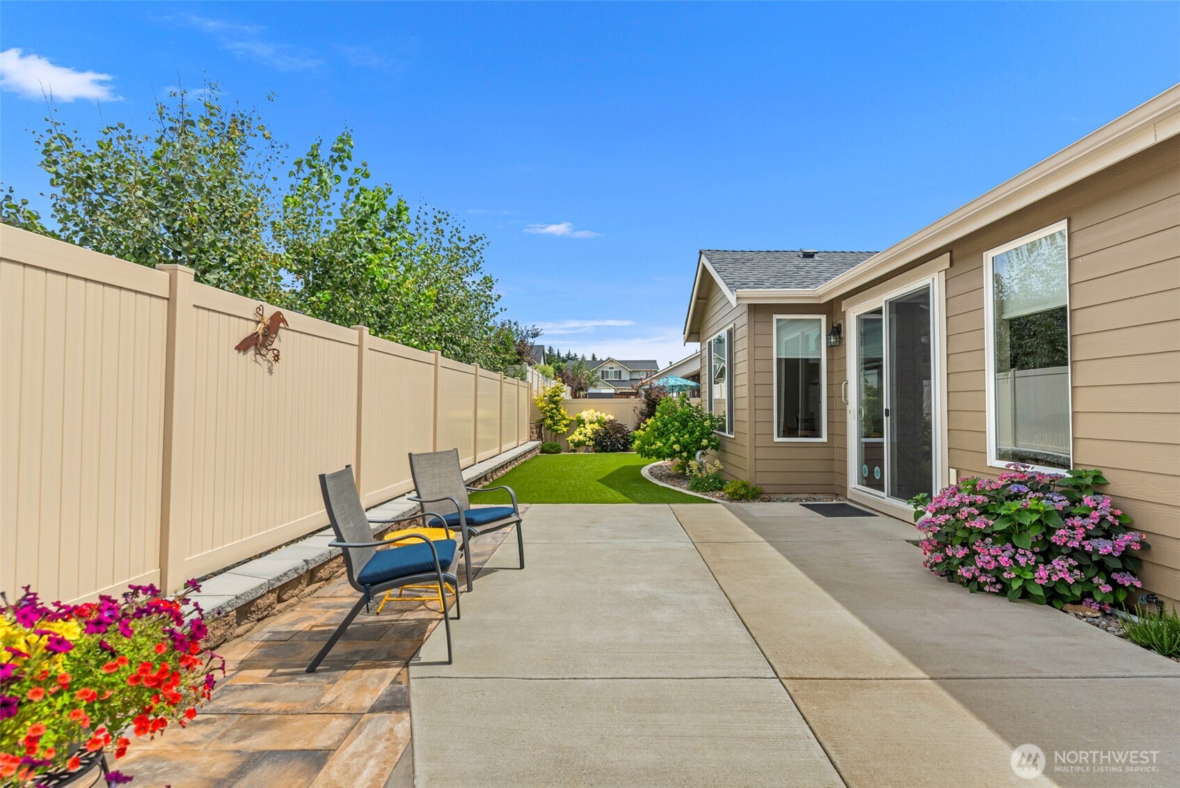 1747 S Blanchard Loop Property Photo 9