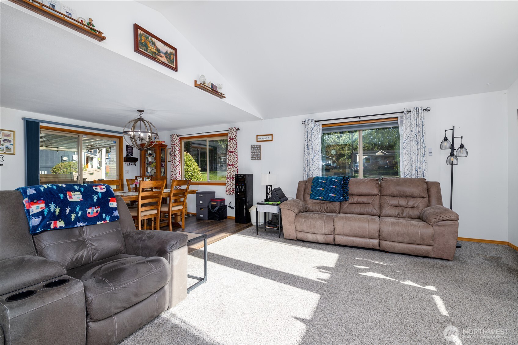 550 E Budd Drive Property Photo 6