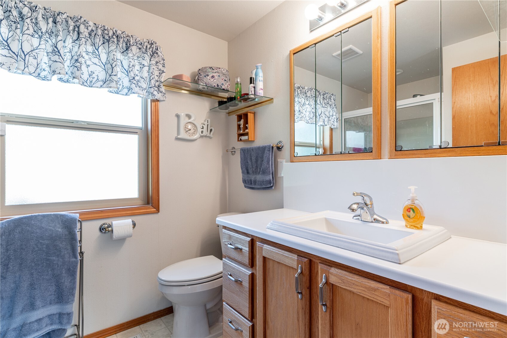 550 E Budd Drive Property Photo 12