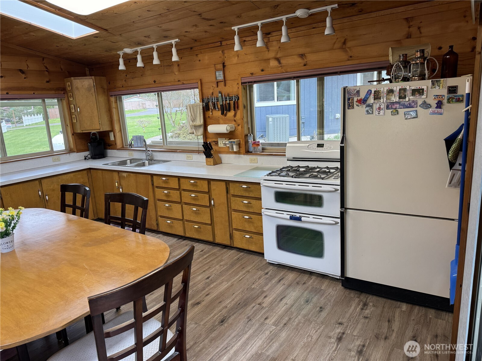 550 E Budd Drive Property Photo 28