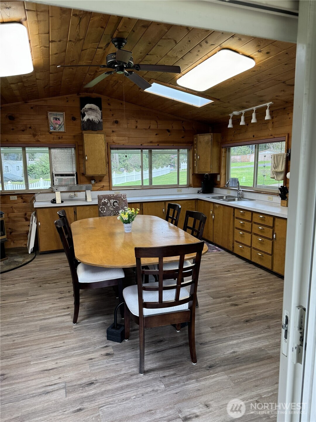 550 E Budd Drive Property Photo 30