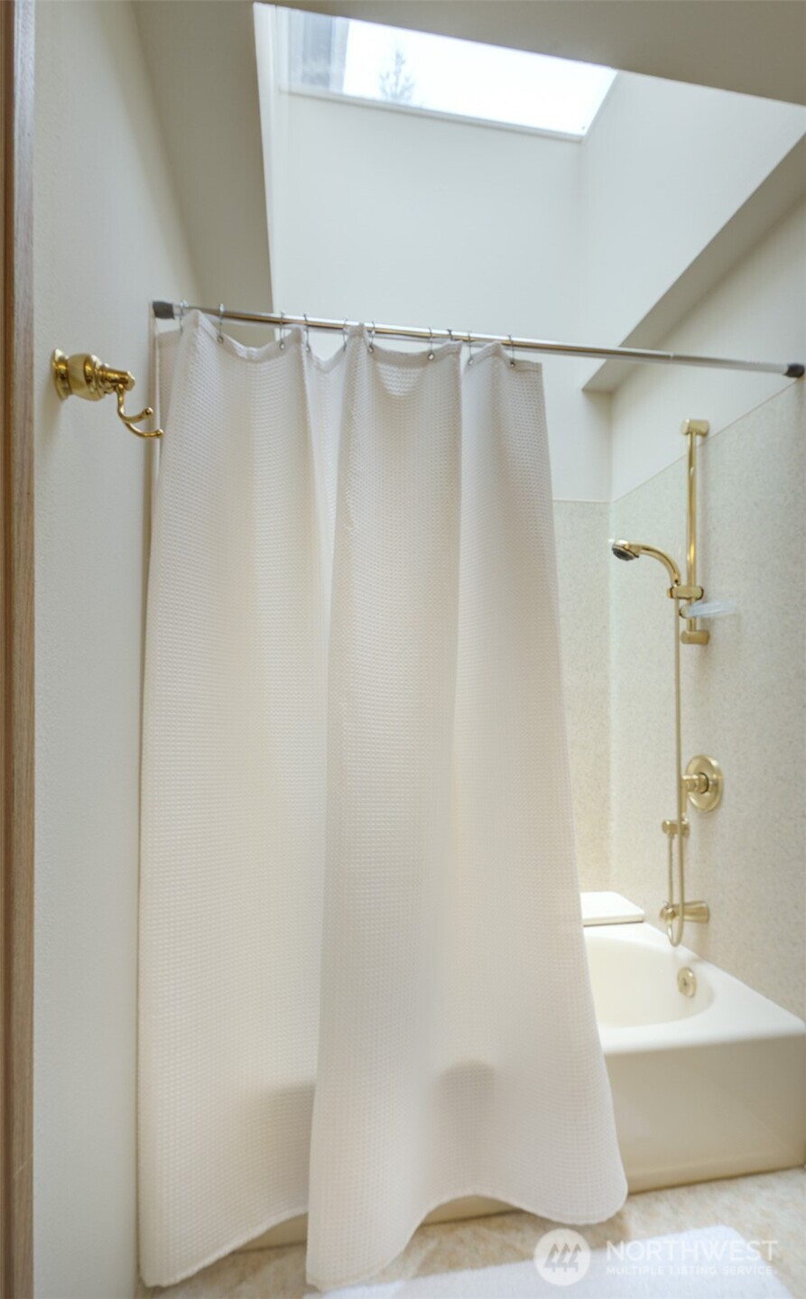 909 N 35th Street 402 Property Photo 15