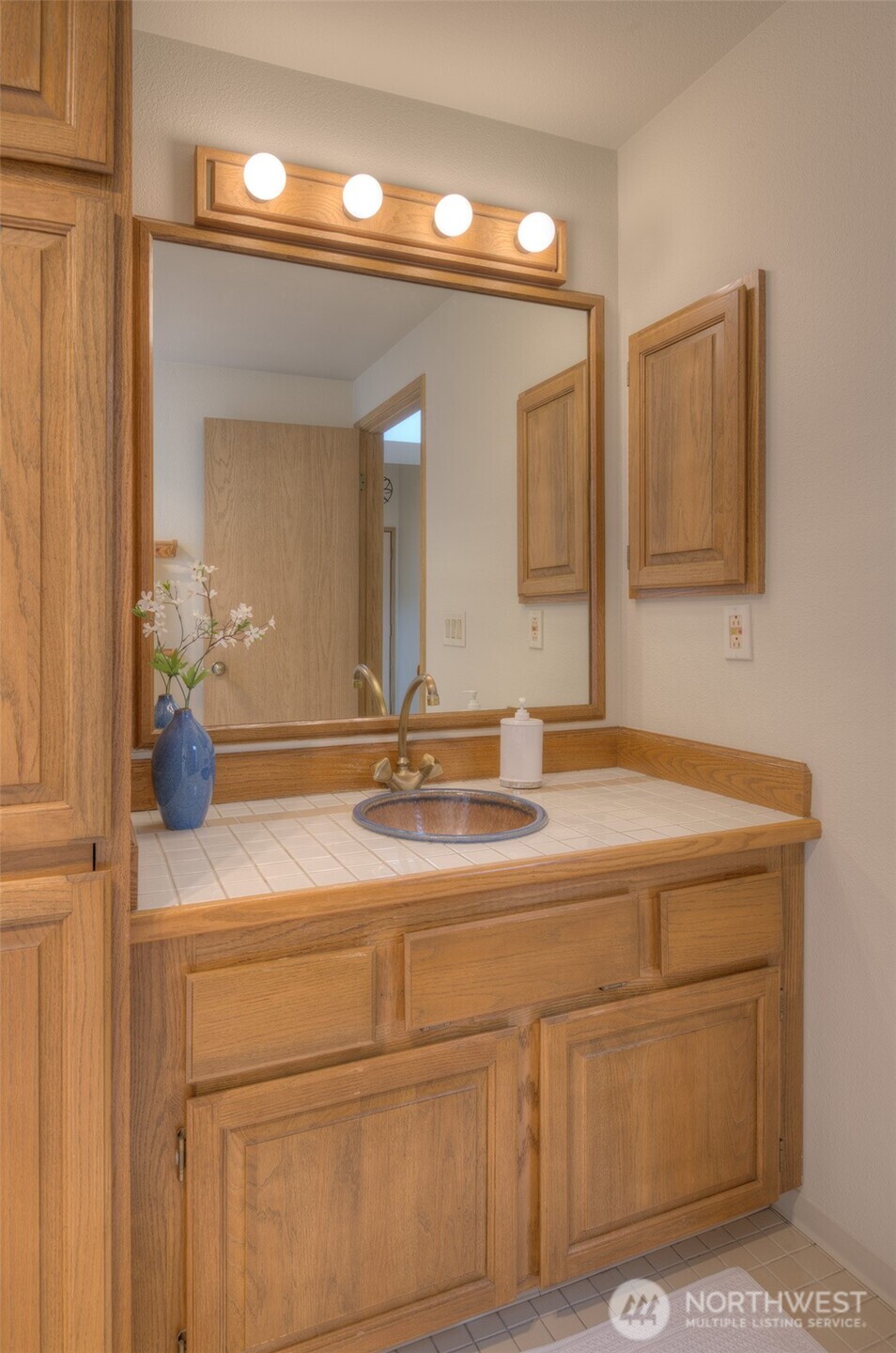 909 N 35th Street 402 Property Photo 20