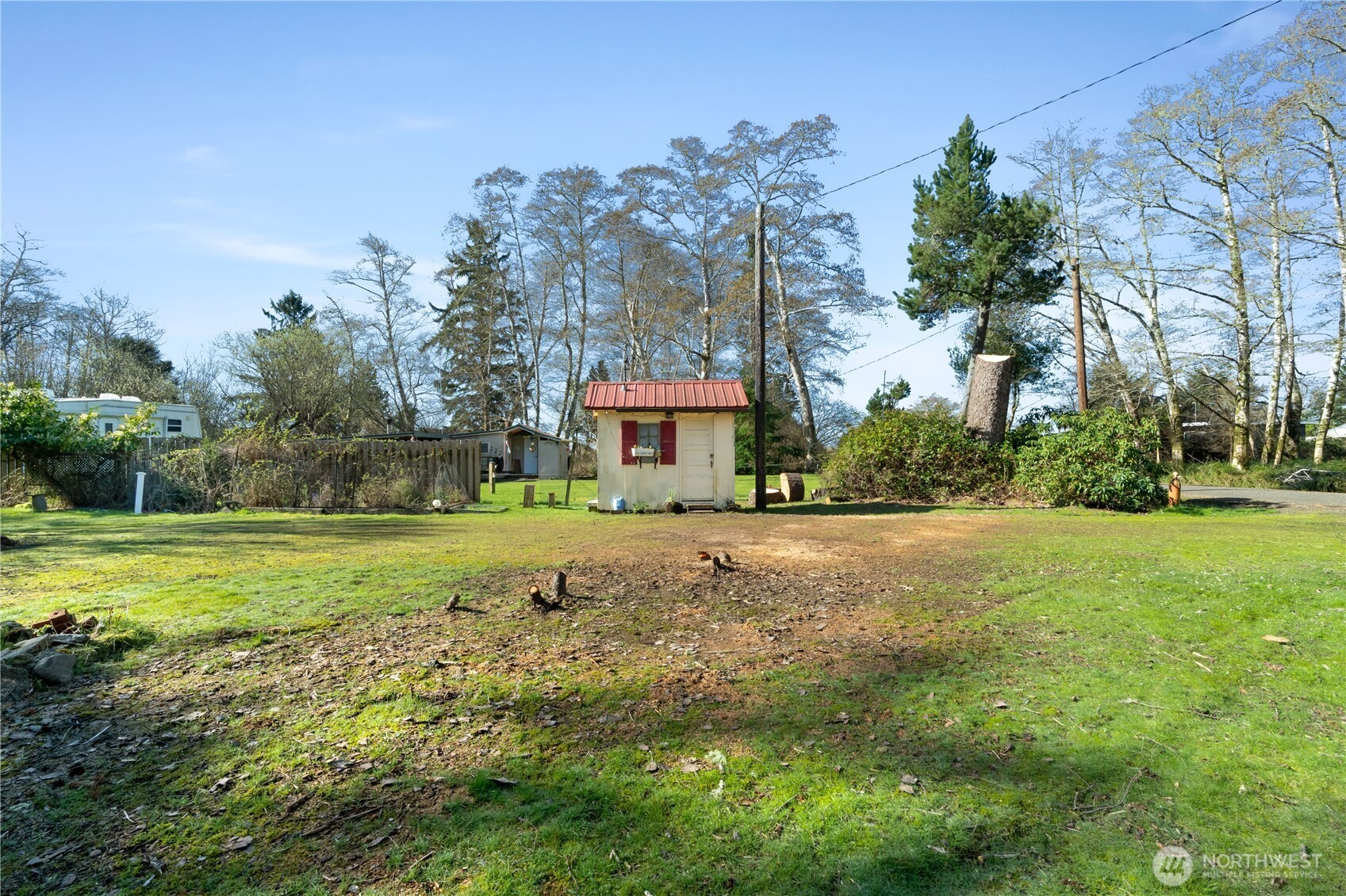 4270 Dexter Drive Property Photo 2