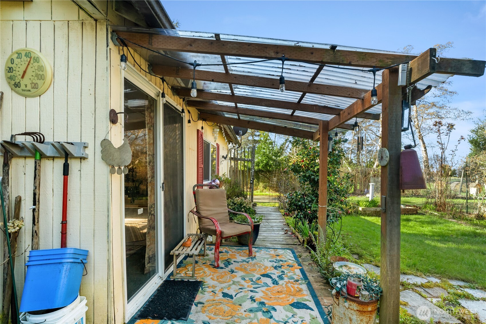 4270 Dexter Drive Property Photo 5