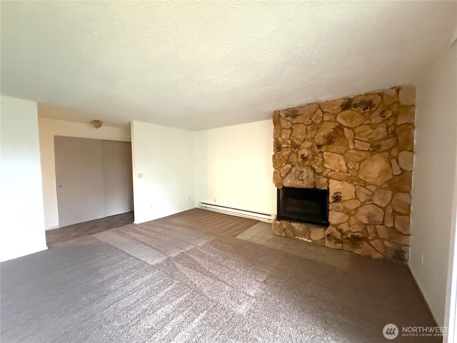 555 Sunset Avenue Property Photo 4