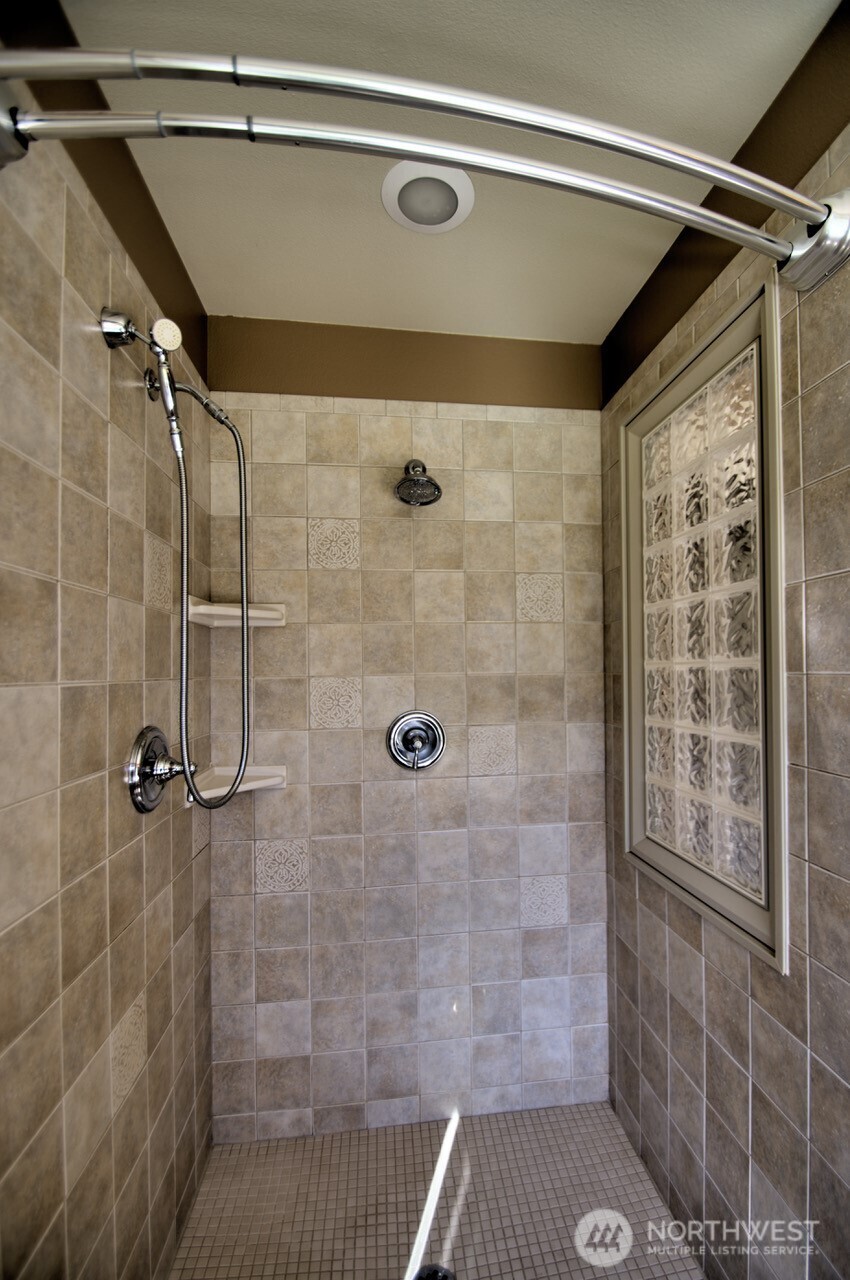 7436 Gallagher Cove Road Property Photo 38