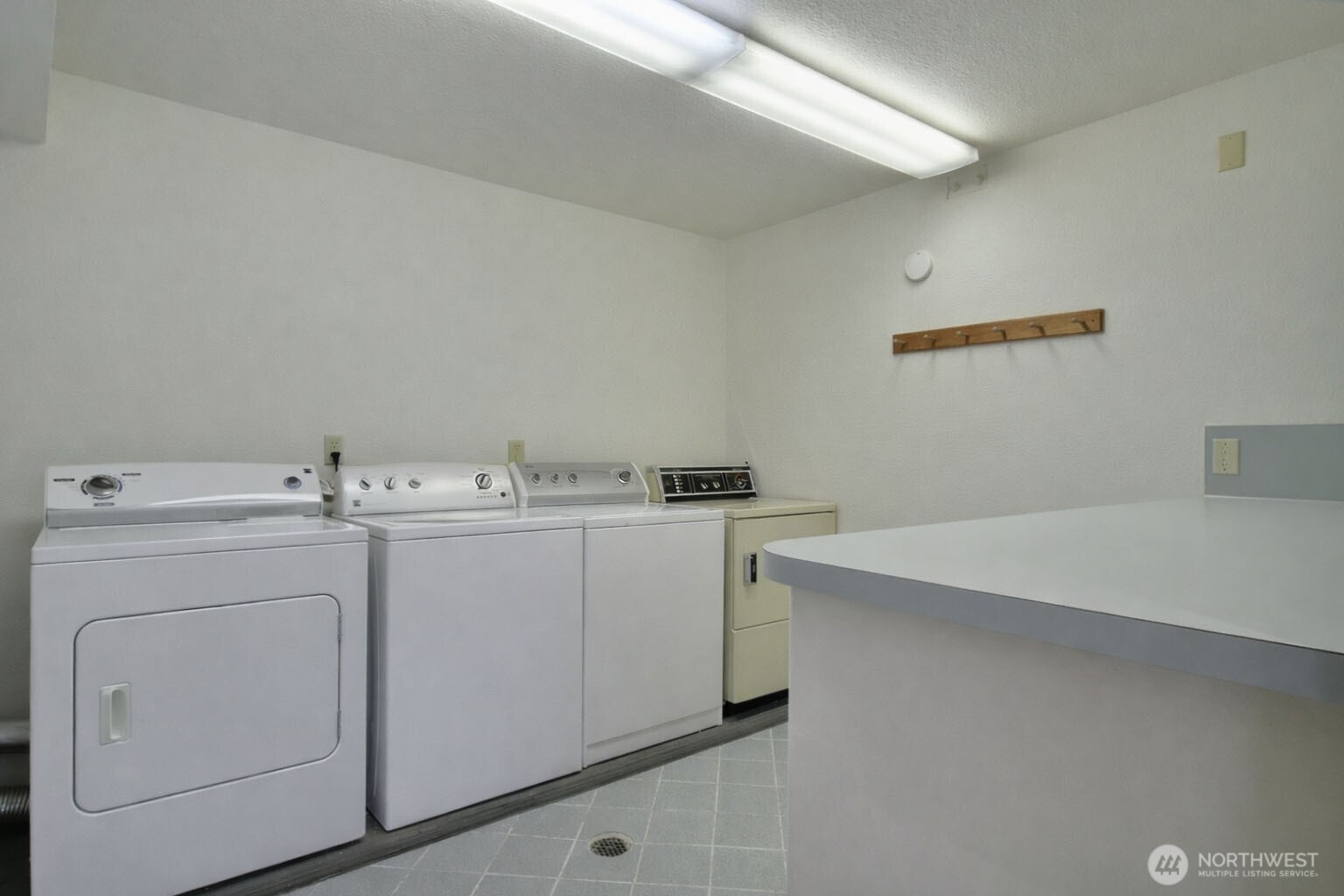 3901 Harborview Drive C-5 Property Photo 16